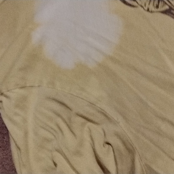 Graphic Lion T-Shirt - Picture 4 of 9